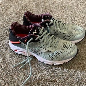 Mizuno Running Shoes
